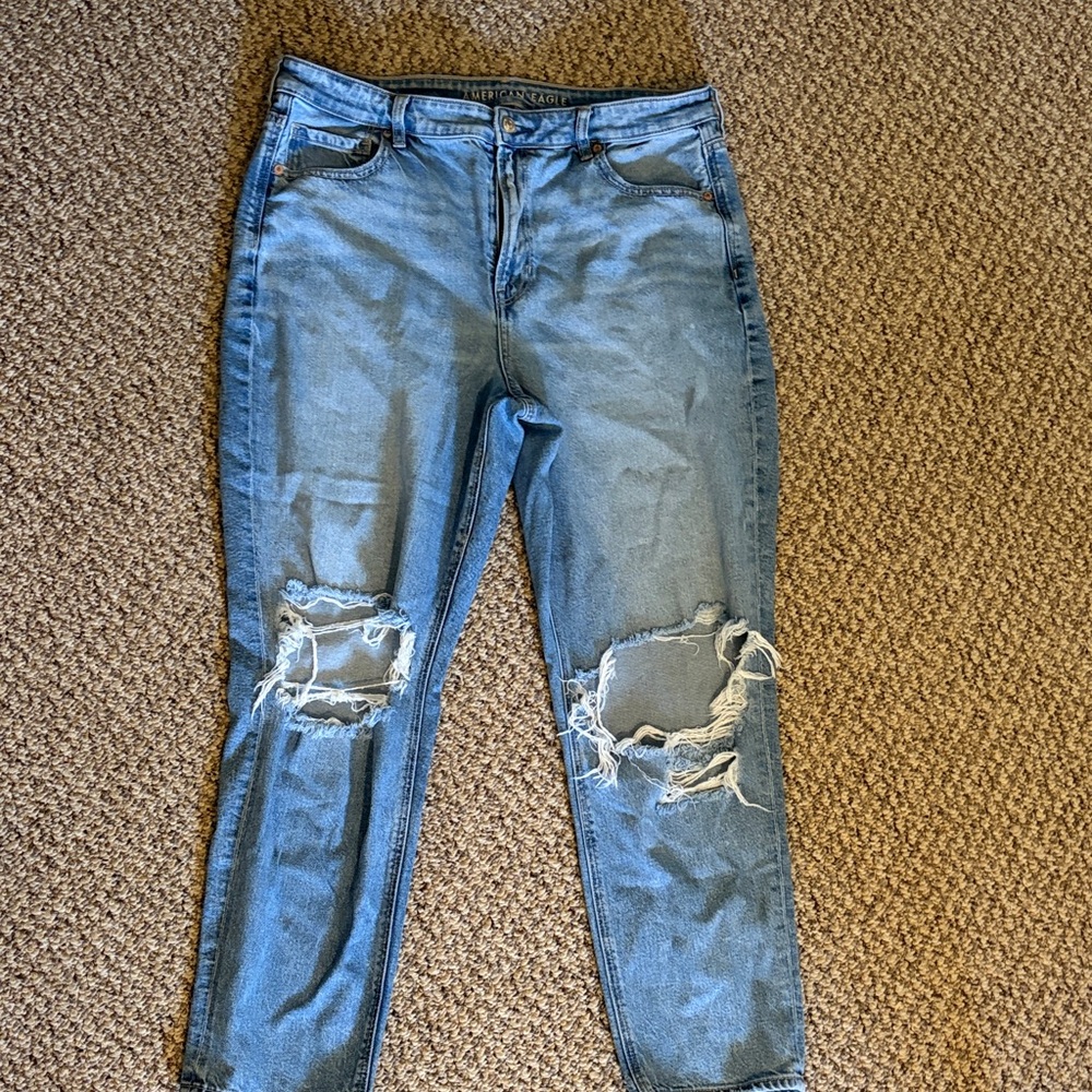 American Eagle Outfitters Light Blue Ripped strigid Jeans